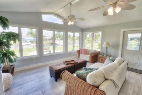 Maison de la Mer - Cape Coral Vacation Rental, Water front with direct access